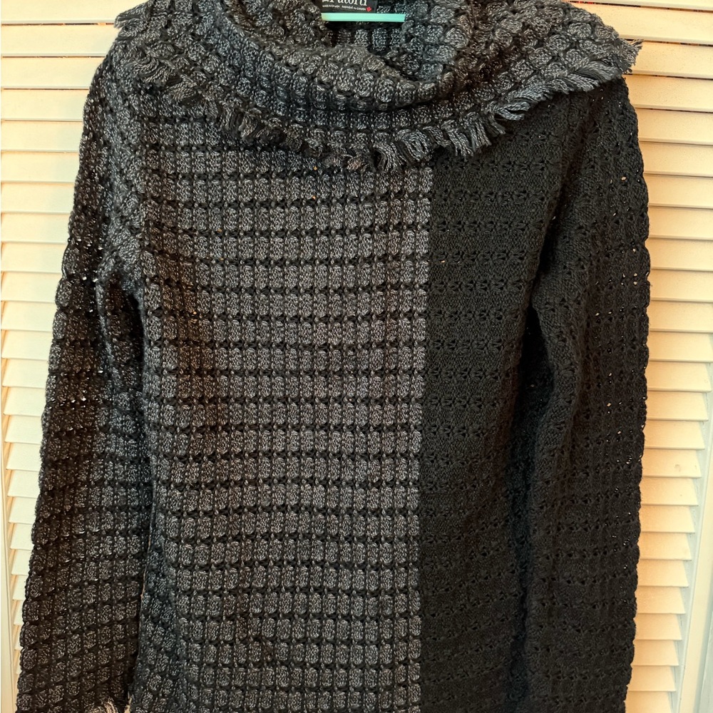 Vintage Putorti women's turtleneck sweater black/grey fringed collar & hem. Sz M